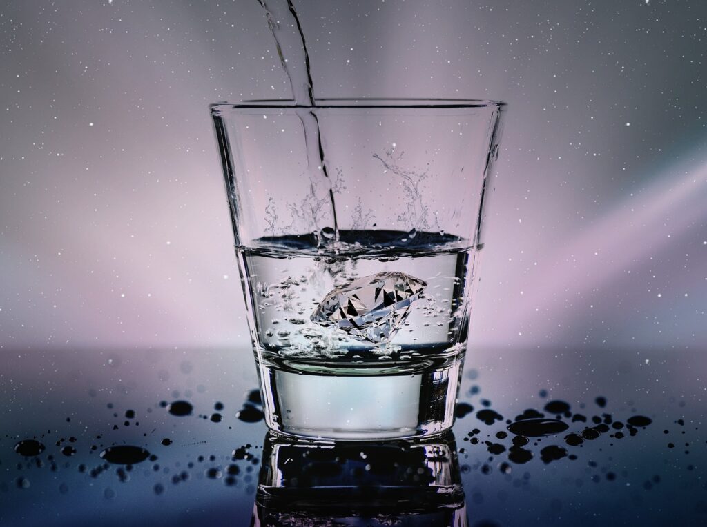 water, glass, liquid, wet, refreshment, diamond, splash, water glass, drop of water, nature, fresh, light effect, blow, gems, luxury, wealth, ice cubes, diamond shape, drink, drinking glass, sparkling water